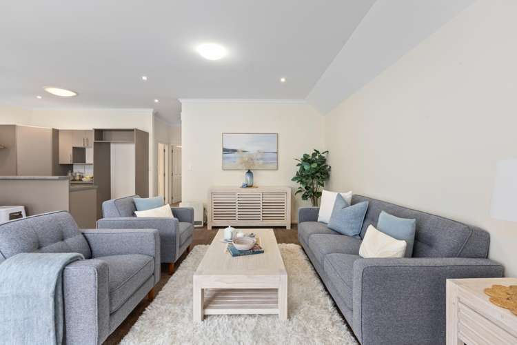 53 Futuna Close Karori_4