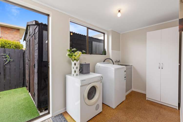 Flat 1/20 Pine Road Orewa_19