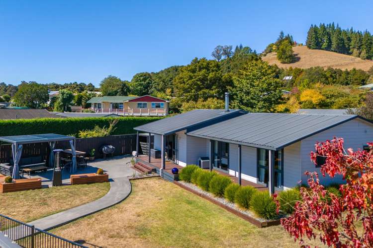 27 Eighty Eight Valley Road Wakefield_1