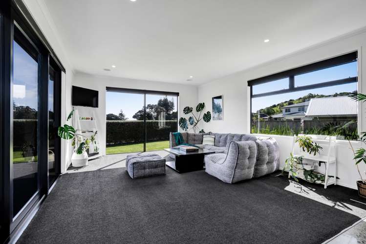 6 Pebble Beach Court Waiwhakaiho_13