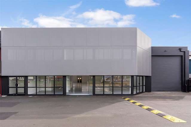 CBRE| Prime Warehouse & Showroom/Retail Space in East Tamaki