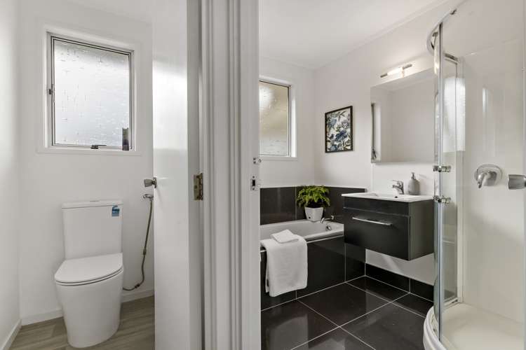 10 Fratley Avenue Farm Cove_19