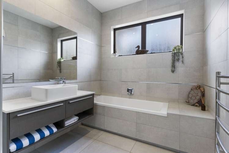 33 Kaiawa Street Beachlands_19