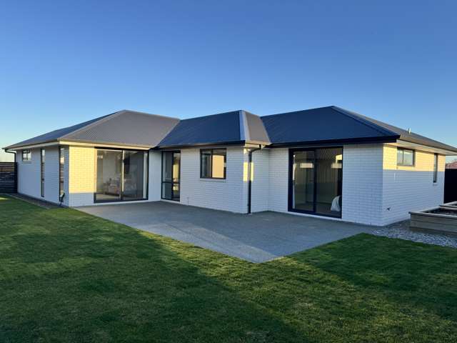 40 Strowan Avenue Elgin_1