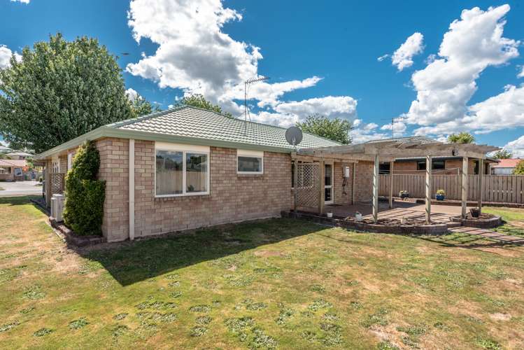 21 Farnborough Drive Nawton_15