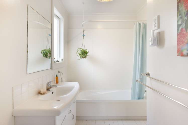 32 Bellevue Road Brookfield_10