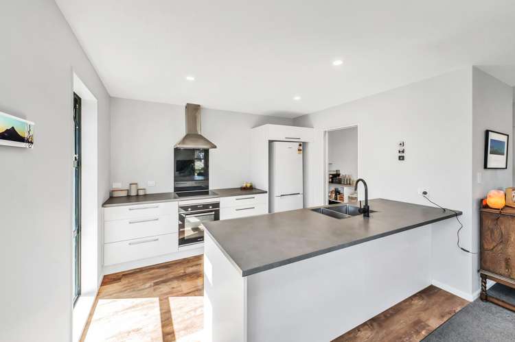 19 Stormlea Drive Southbridge_6