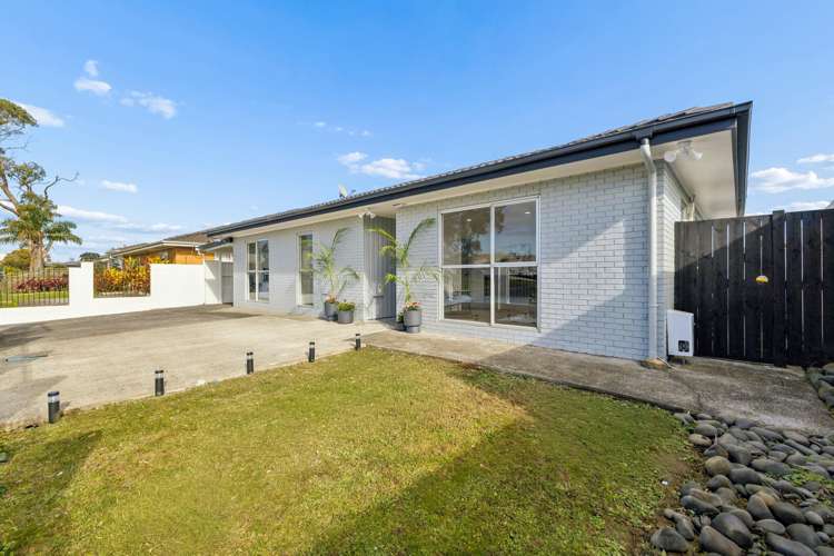 22 Chelburn Crescent Mangere East_13