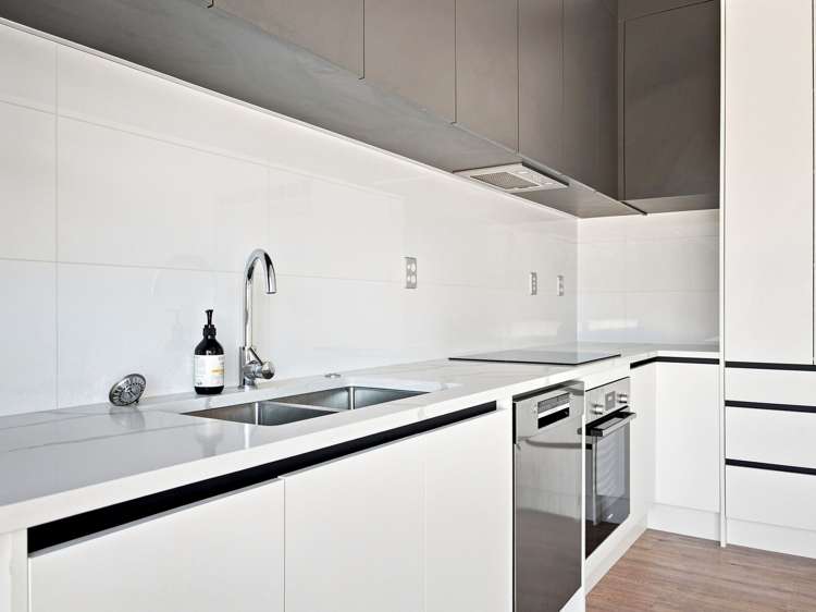 4/14 Sabot Place Massey_1