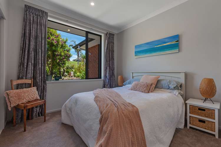 31 Eagles Way Cable Bay_18