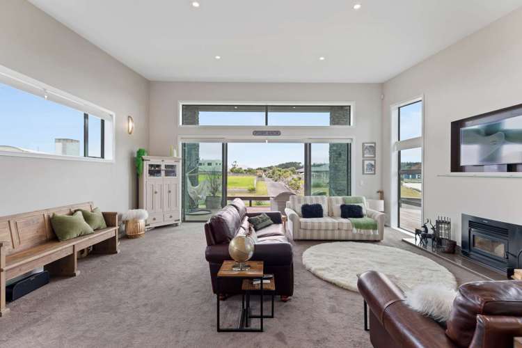 3 Ngati Huia Place Waitarere Beach_5