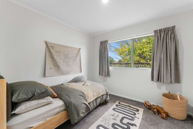 9B Ingle Avenue Waipahihi_13
