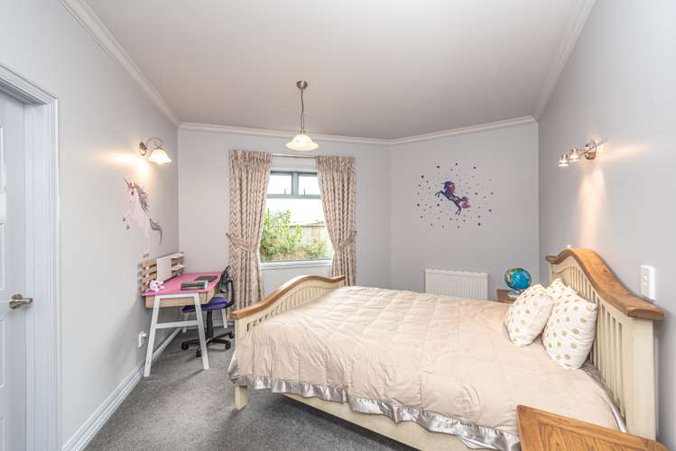 29 Lithgow Drive Otamatea_23