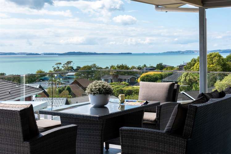 7 Paisley Street Mellons Bay_1