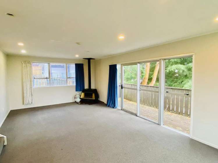 14a Target Road Totara Vale_1