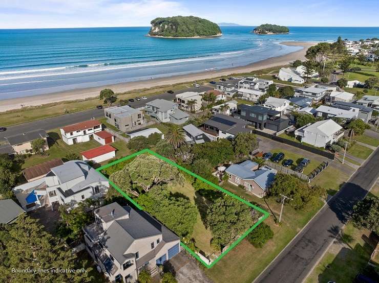 A four-bedroom, two-bathroom home on Esplanade Drive and its massive backyard section on Beverley Terrace can be bought either separately or together. Photo / Supplied