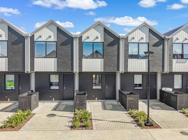 Park Front, Brand New Quality 2 Bedrooms!
