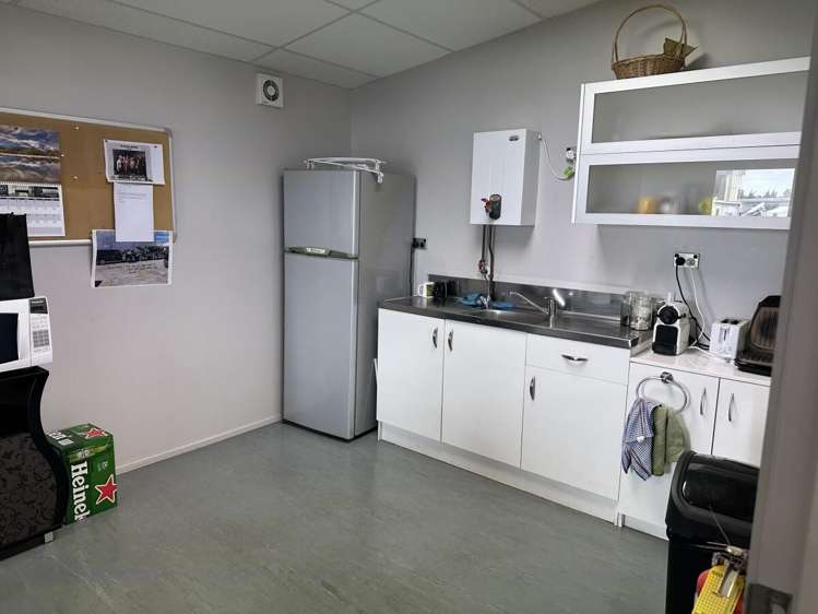 58 Hurlstone Drive Waiwhakaiho_9