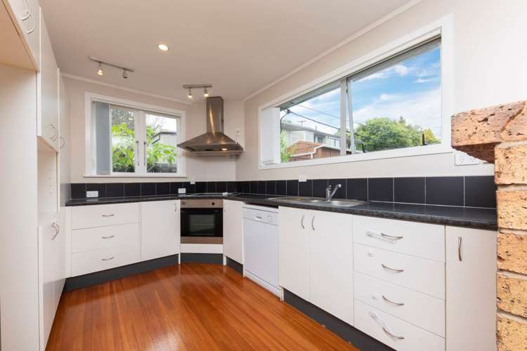 189 Glengarry Road Glen Eden_18