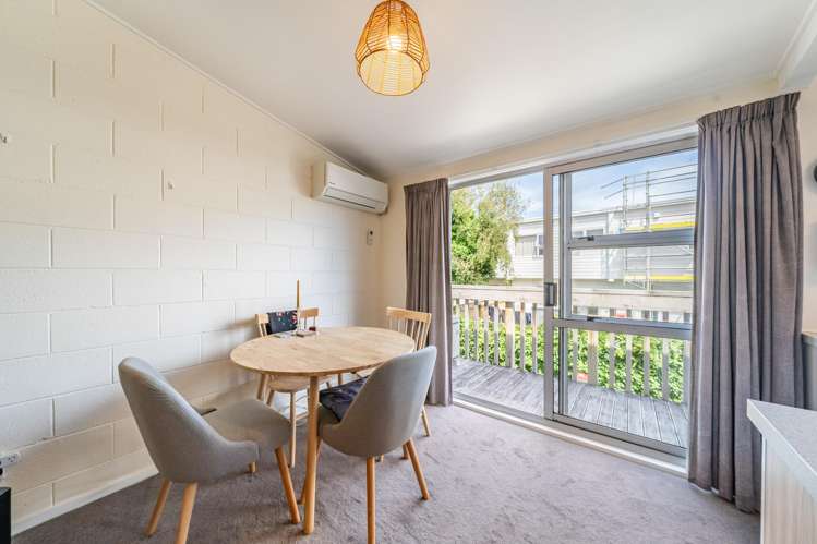 4/23 Collins Avenue Tawa_11