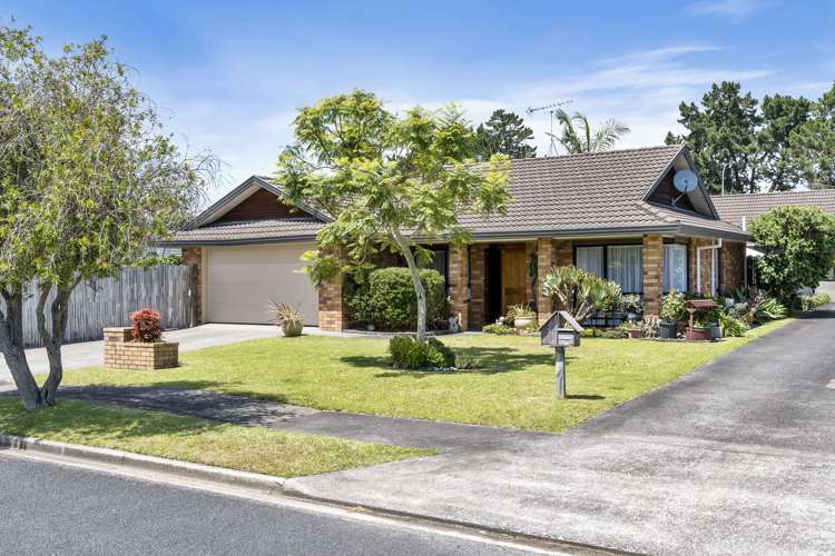 1/6 Marbeth Court Botany Downs_17