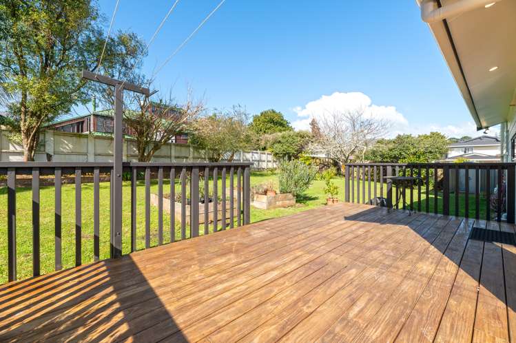 7 Castlewood Grove Blockhouse Bay_24