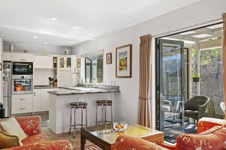 26 Robinson Terrace Rangatira Park_17