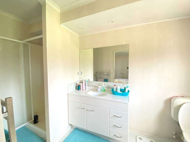 7 Newbliss Crescent East Tamaki Heights_11