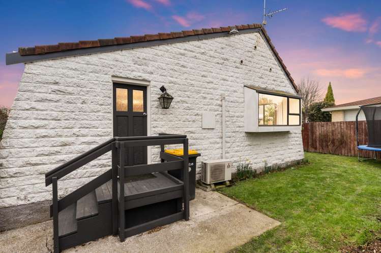 1/40B Chipping Lane Redwood_13