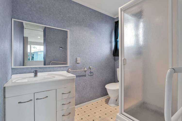 23 Swansea Road Stratford_12