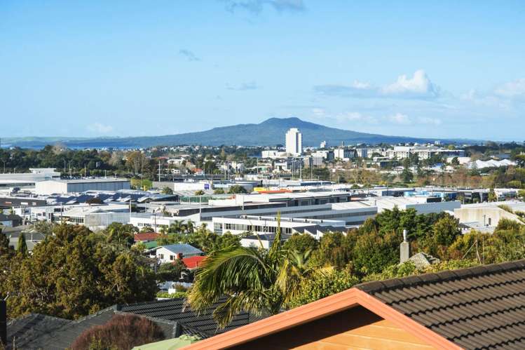 2/172 Chivalry Road Glenfield_19