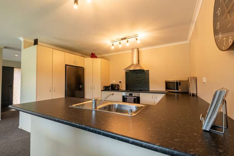 30 Matua Grove Otatara_9