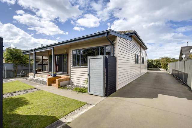 Owners Relocating - Motivation is High!