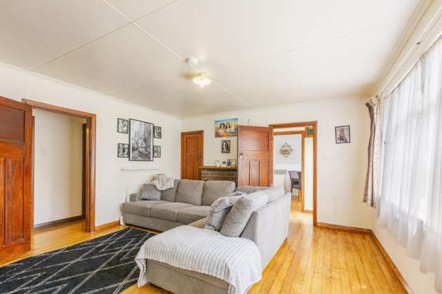 16 Great North Road 2123_2