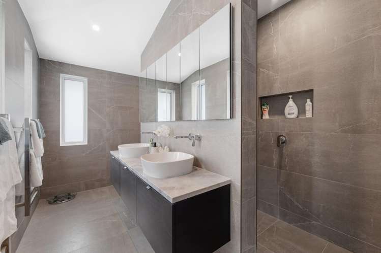 62 Armstrong Farm Drive East Tamaki Heights_37