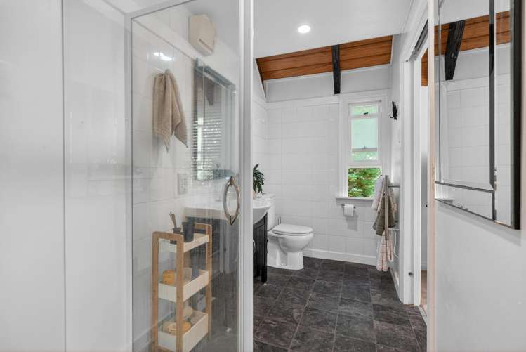 9A Glen Road Stokes Valley_16