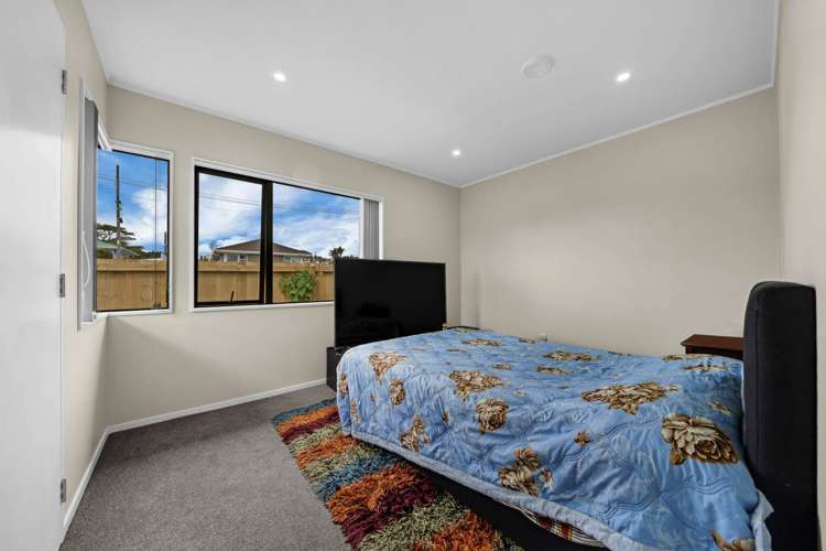 2 Pantera Way Hill Park_18