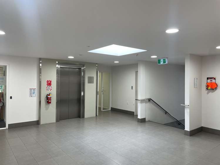 J1/18-24 Rees Street Queenstown_3