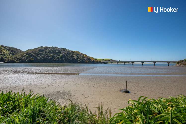 37 Riverside Road Taieri Mouth_17