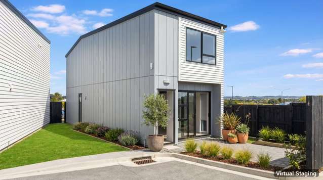 Standalone Beauty in the Heart of Silverdale!