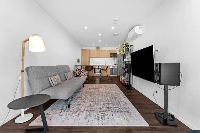 Modern 1-Bedroom Apartment in the Heart of Ell...