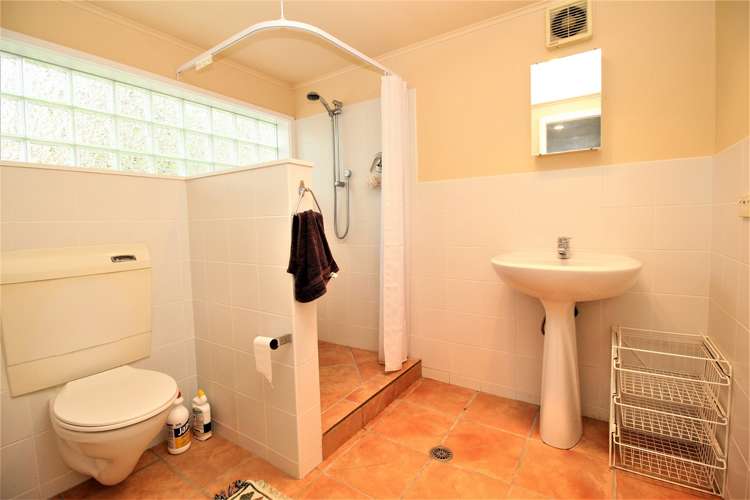 35 South Lynn Road Titirangi_13