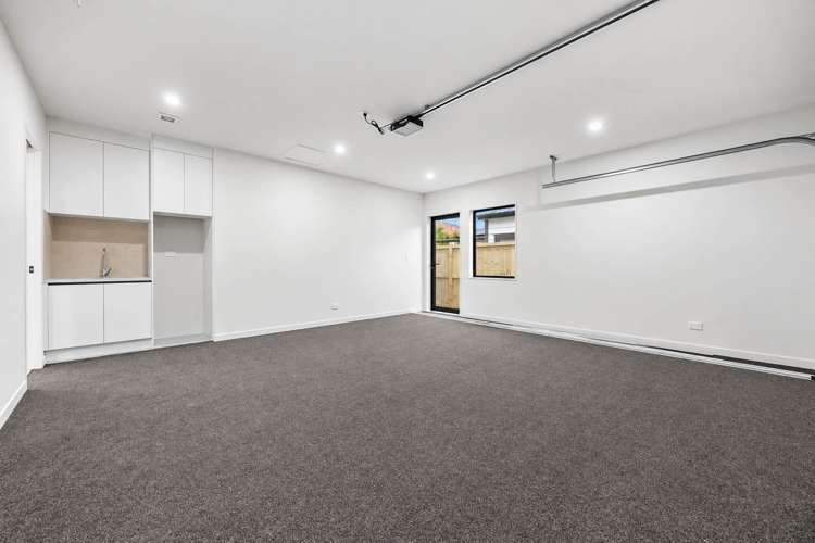 6 Furlough Road_5