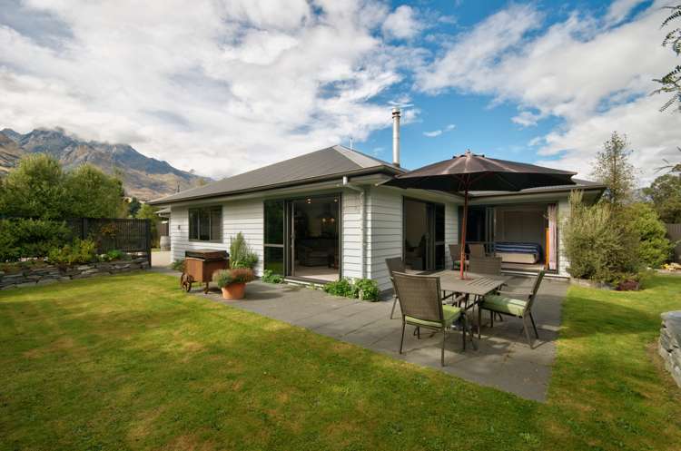 8 Lochburn Avenue Glenorchy_1