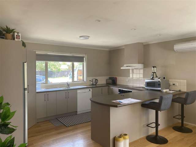 Spacious 4-Bedroom House in Prime Belfast Location