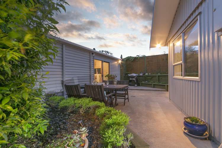 20 Onedin Place Titirangi_16