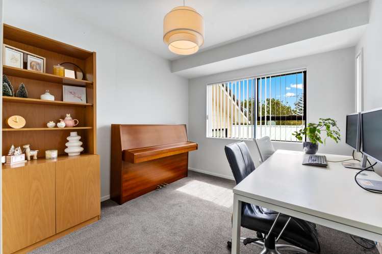 2/9 Hogans Road Glenfield_13