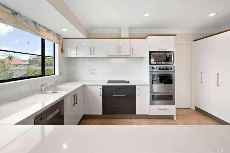 9c Beach Road Mellons Bay_7