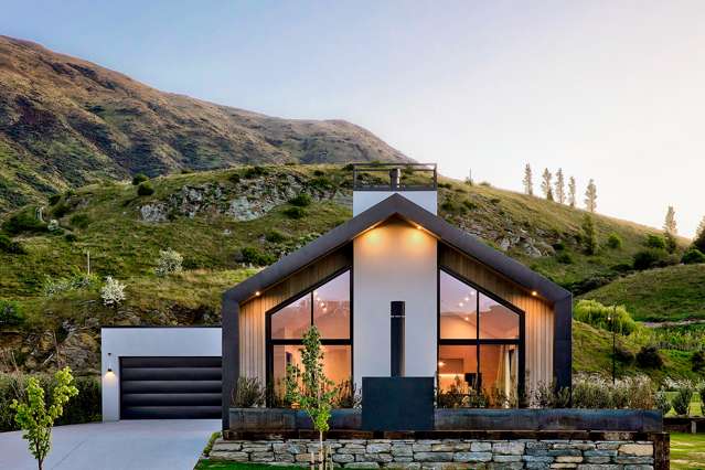 Luxury Living in Kawarau Heights