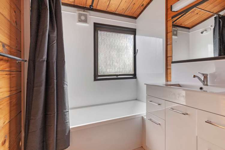 6 Aries Place Kawaha Point_11